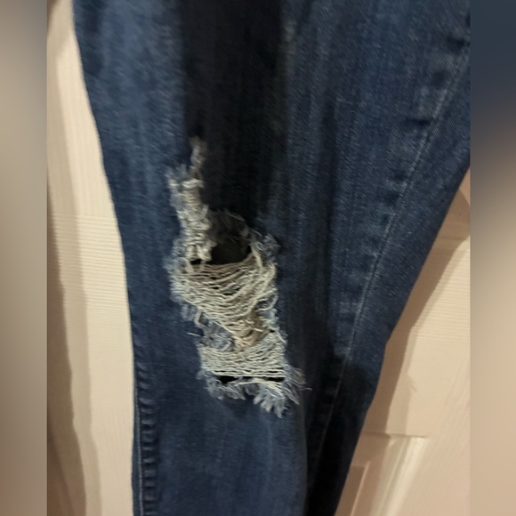 Judy Blue Women’s Distressed Jeans - Picture 5 of 8